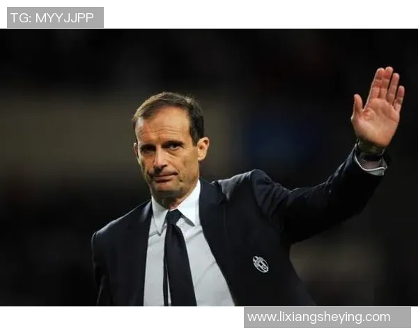 足球明星黑色皮衣女神秘魅力揭晓引发球迷热议